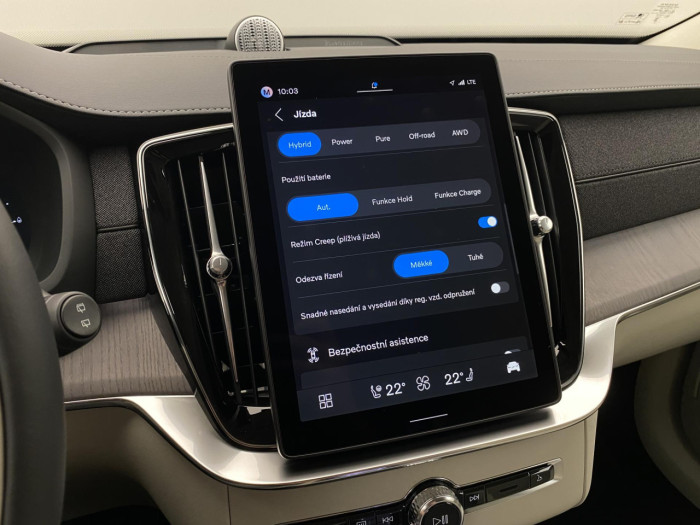 Volvo XC90 T8 AWD Plug-in BRIGHT PLUS 7m na operativní leasing