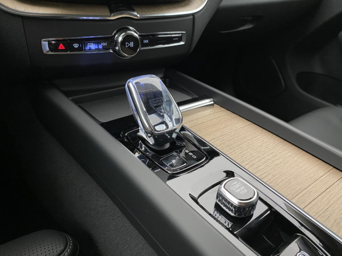 Volvo XC60 B5 AWD AUT BRIGHT PLUS na operativní leasing