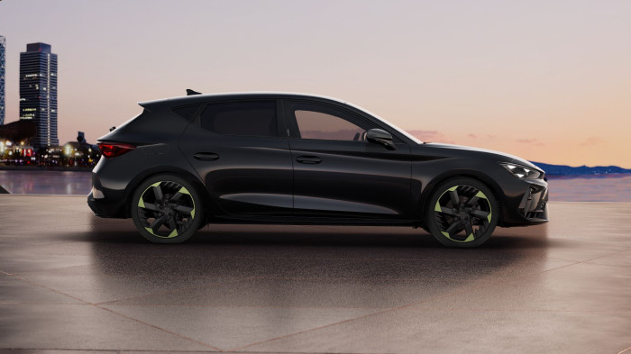 Cupra Leon Tribe 2.0 TDI 150k DSG na operativní leasing