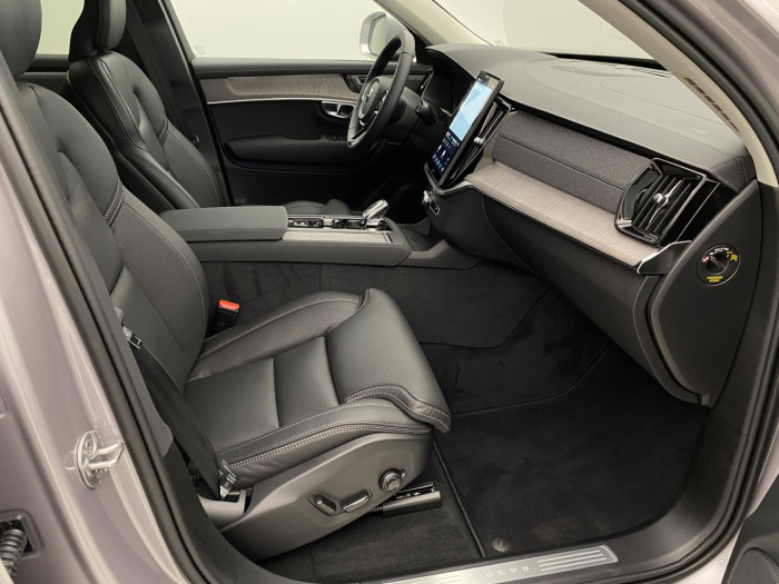 Volvo XC90 B5 AWD AUT BRIGHT PLUS na operativní leasing