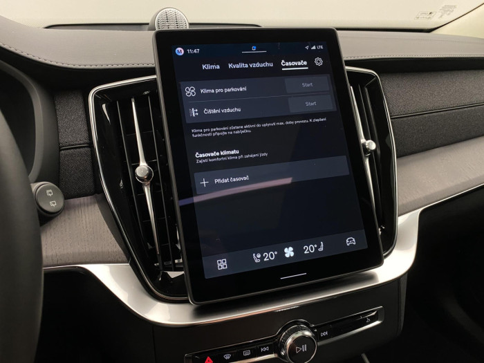 Volvo XC90 T8 AWD Plug-in DARK ULTRA na operativní leasing