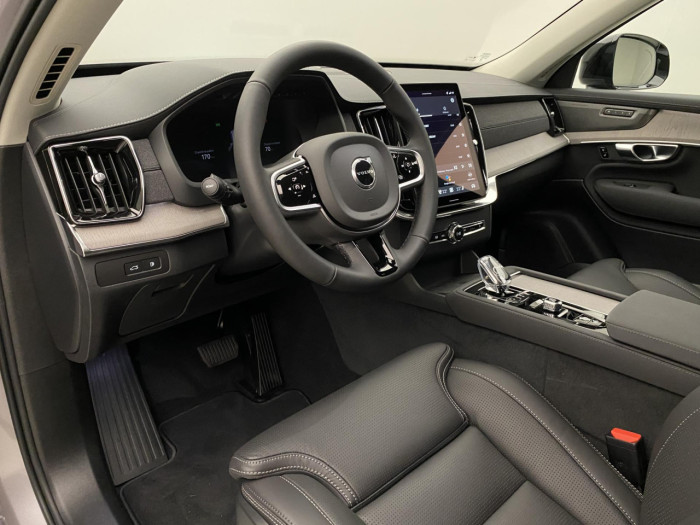 Volvo XC90 T8 AWD RECHARGE DARK PLUS 7m na operativní leasing