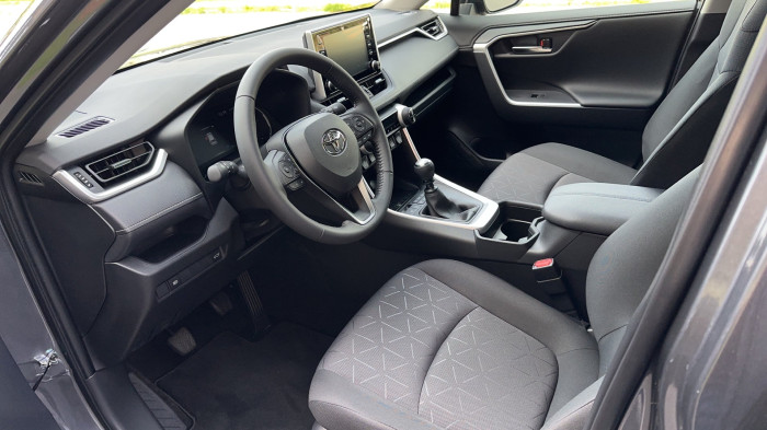 Toyota RAV4 2,0  Valvematic - Benzín - Manuál 6st. - 4x2 na operativní leasing