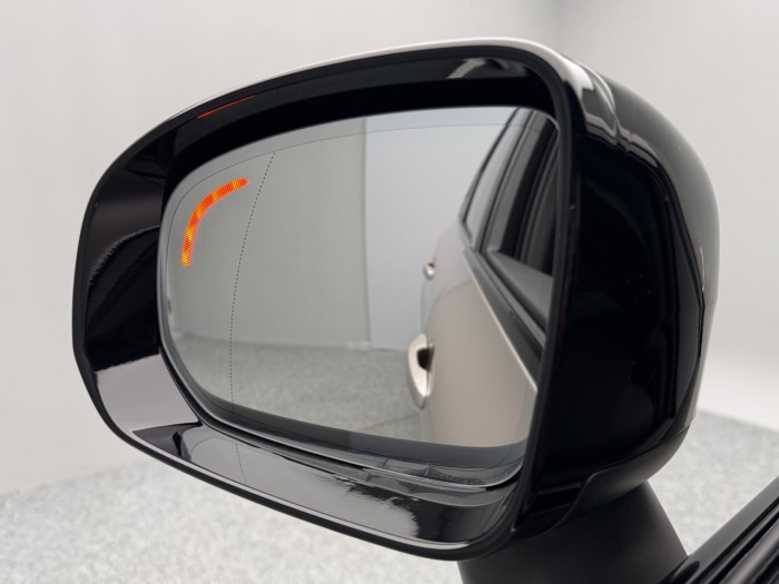 Volvo XC60 B5 AWD AUT DARK ULTRA na operativní leasing
