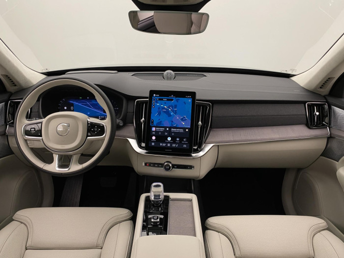 Volvo XC90 T8 AWD Plug-in DARK ULTRA na operativní leasing