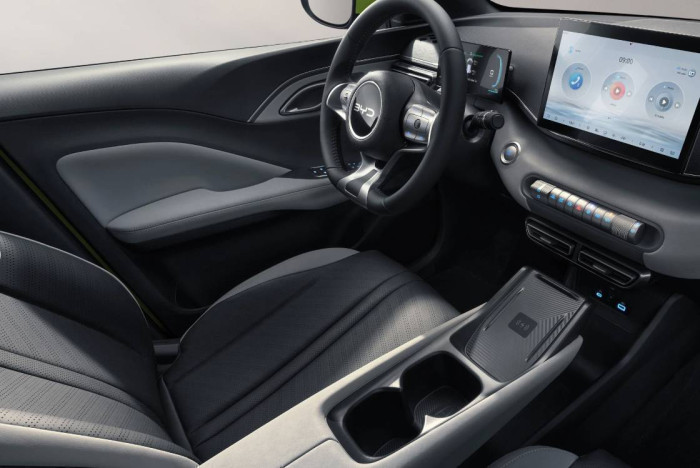 BYD DOLPHIN SURF Boost 43 kWh  / 65kW na operativní leasing