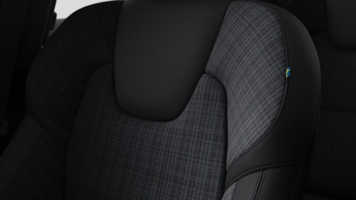 Volvo XC60 B5 AWD AUT ESSENTIAL na operativní leasing