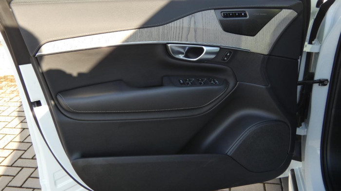 Volvo XC90 B5 AWD Plus Bright 7 míst na operativní leasing