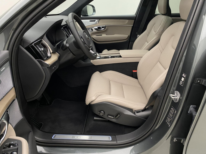 Volvo XC90 T8 AWD Plug-in BRIGHT ULTRA na operativní leasing