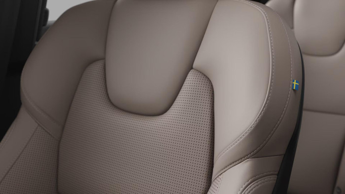 Volvo XC90 B5 AWD AUT DARK PLUS na operativní leasing