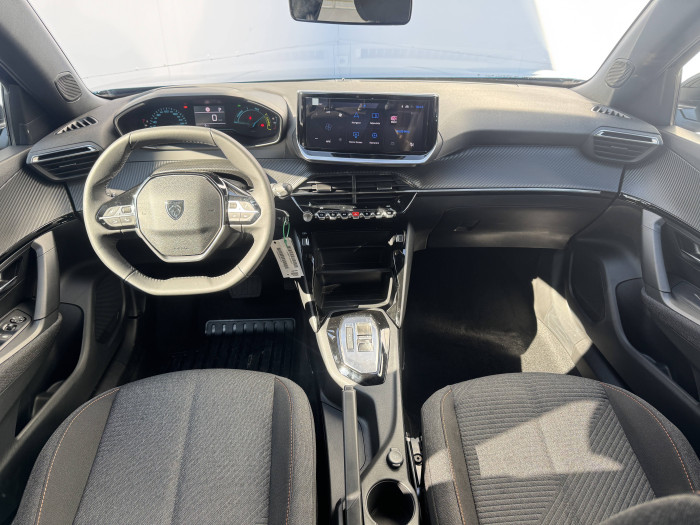 Peugeot 2008 BUSINESS Hybrid  1,2 110 e-DCS6 / 81kW na operativní leasing