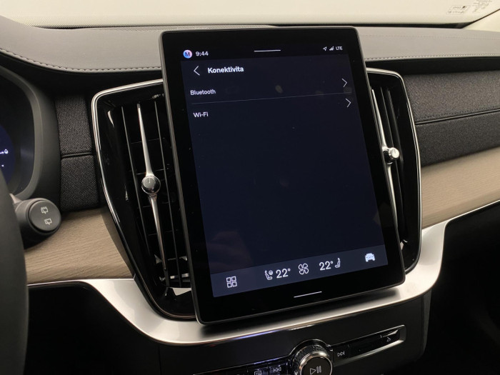Volvo XC90 T8 AWD RECHARGE BRIGHT PLUS 7m na operativní leasing
