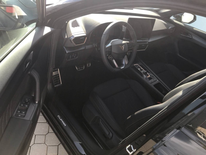 CUPRA Formentor DSG 1.5 eTSI / 110kW na operativní leasing