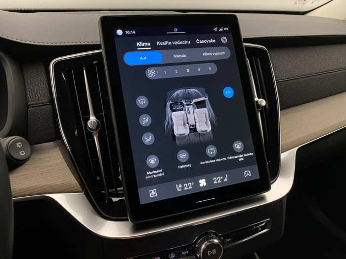 Volvo XC90 B5 AWD AUT DARK PLUS 7míst na operativní leasing