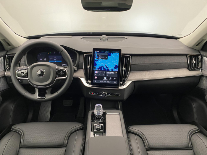 Volvo XC90 T8 AWD Plug-in DARK PLUS 7m na operativní leasing
