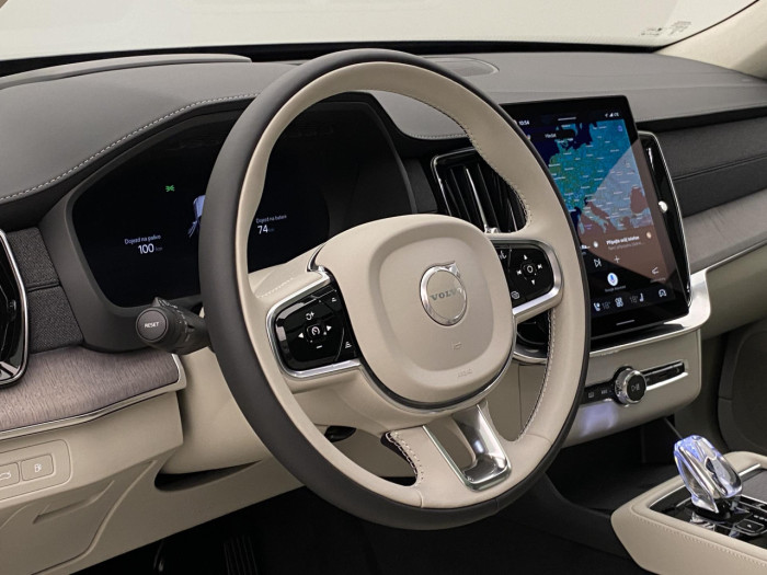 Volvo XC90 T8 AWD Plug-in DARK ULTRA na operativní leasing