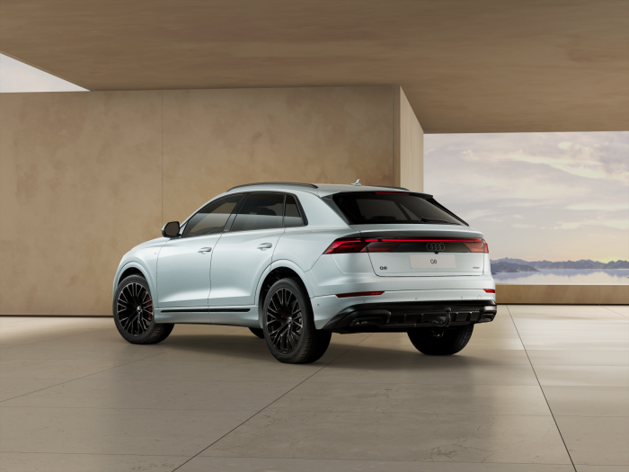 Audi Q8 SUV TDI quattro 210 kW na operativní leasing