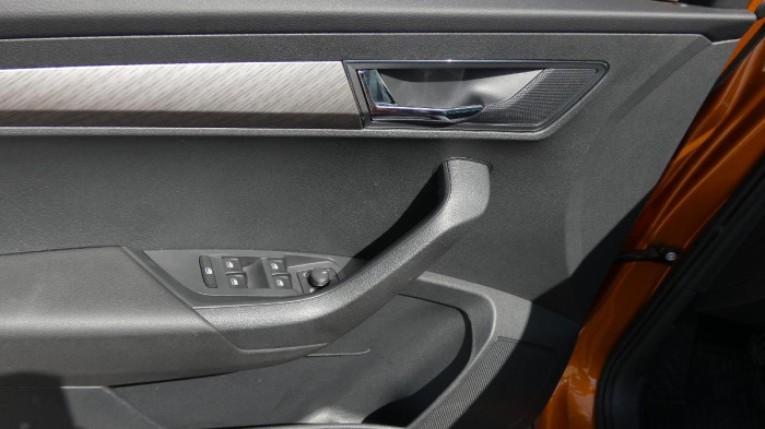 Škoda Karoq 1,5 TSI DSG Style na operativní leasing