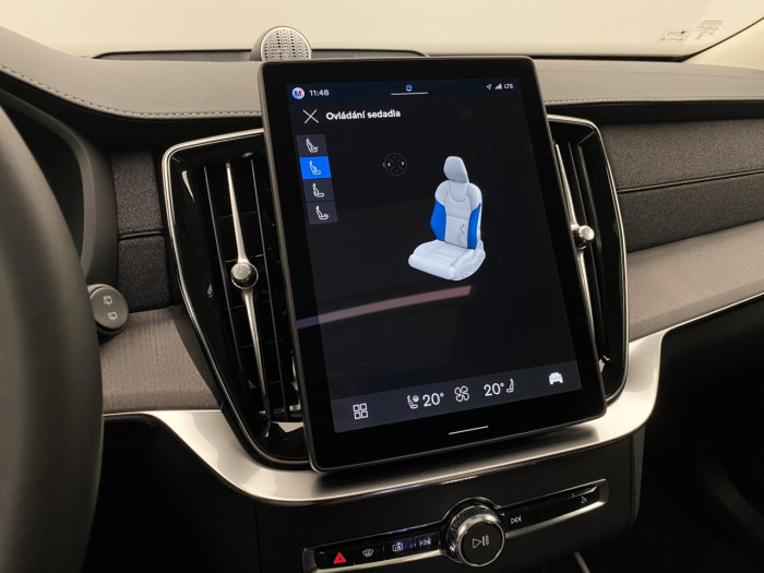 Volvo XC90 T8 AWD Plug-in DARK ULTRA na operativní leasing