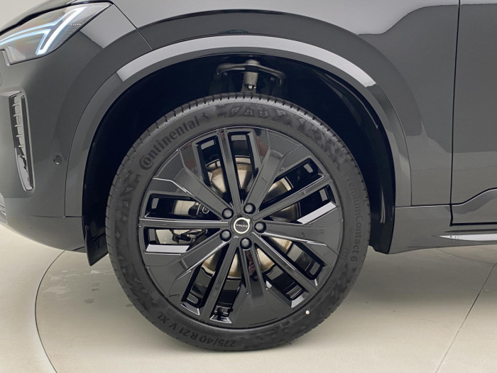 Volvo XC90 B5 AWD AUT BLACK EDITION PLUS na operativní leasing