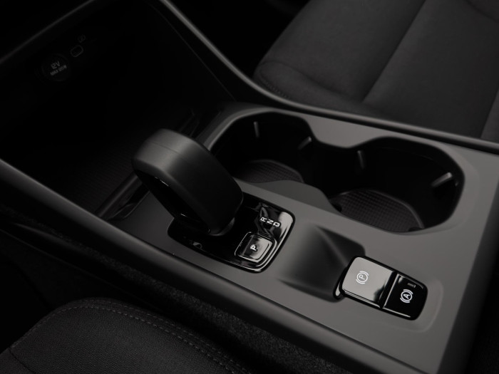 Volvo XC40 B3 AUT ESSENTIAL na operativní leasing