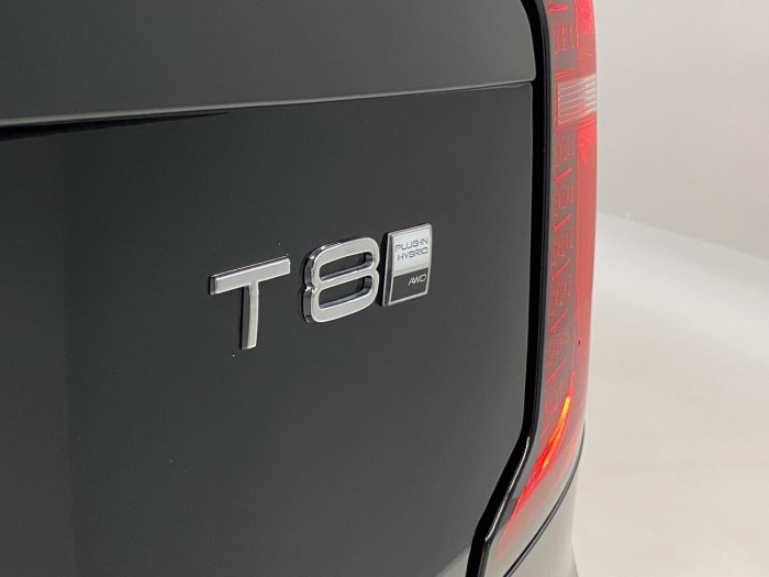 Volvo XC90 T8 AWD Plug-in DARK ULTRA na operativní leasing