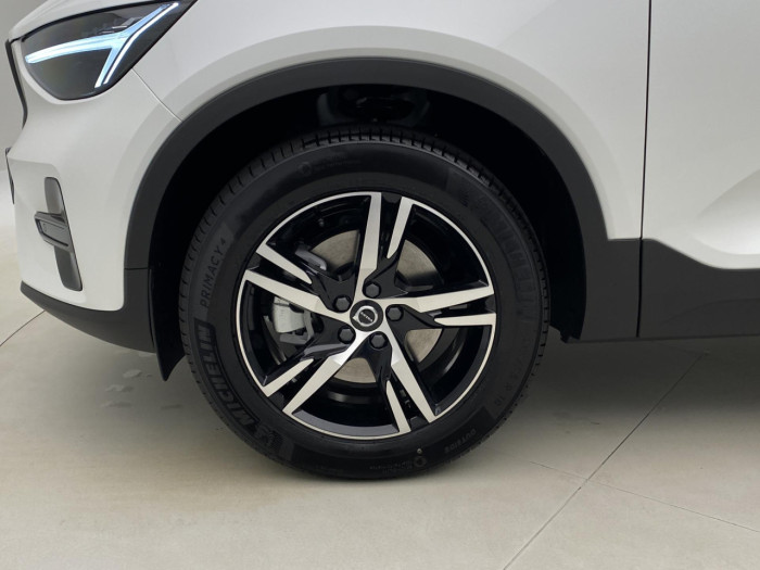 Volvo XC40 B3 AUT DARK PLUS na operativní leasing