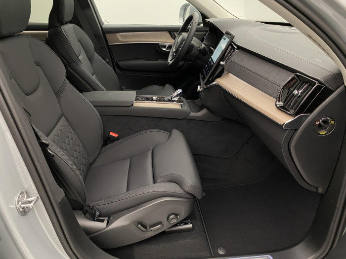 Volvo XC90 T8 AWD RECHARGE BRIGHT PLUS 7m na operativní leasing