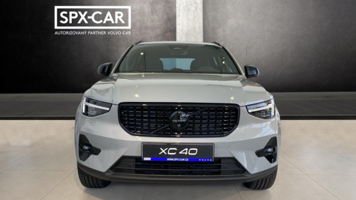 Volvo XC40 PLUS BLACK EDITION, B4 FWD, 145+10 kW / 197+14 HP na operativní leasing