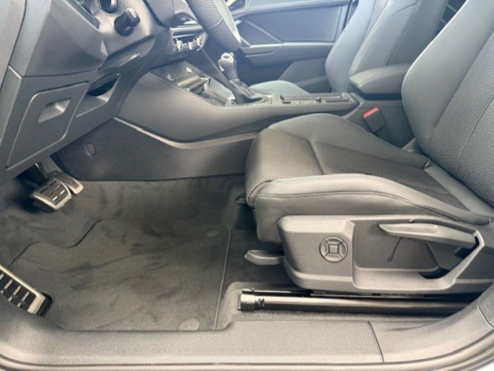 Audi Q3 Advanced 35 TFSI Stronic na operativní leasing