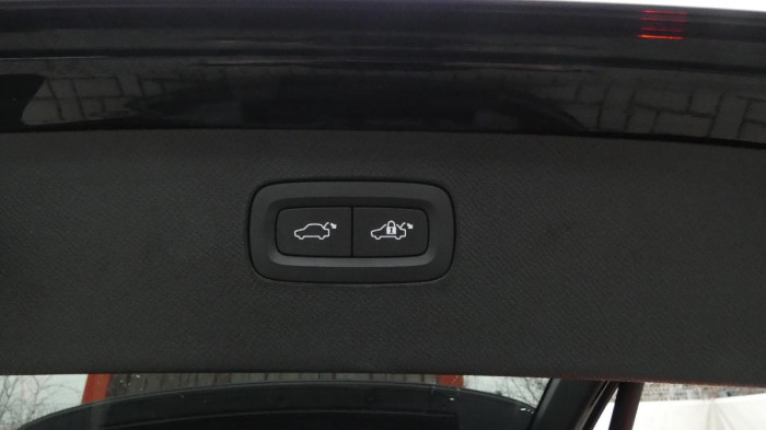 Volvo XC90 B5 AWD Core 7 míst na operativní leasing