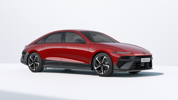 Hyundai Ioniq 6 Premium POWER 84.0kWh 168kW na operativní leasing