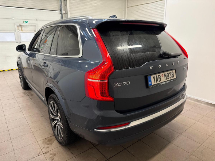 Volvo XC90 B5 AWD Ultimate Bright 7 míst– na operativní leasing