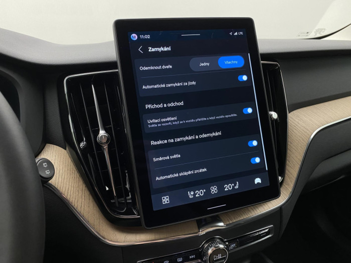 Volvo XC60 B5 AWD AUT BRIGHT PLUS na operativní leasing