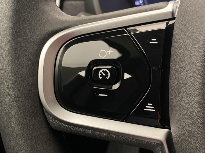 Volvo XC90 B5 AWD AUT BRIGHT PLUS na operativní leasing