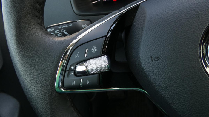 Škoda Karoq 1,5 TSI Style na operativní leasing