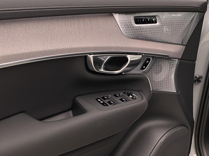 Volvo XC90 T8 AWD Plug-in BRIGHT ULTRA na operativní leasing