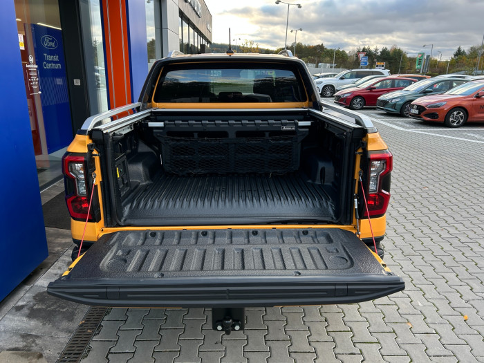 Ford WILDTRAK 2.3 Hybrid PHEV 205kW na operativní leasing