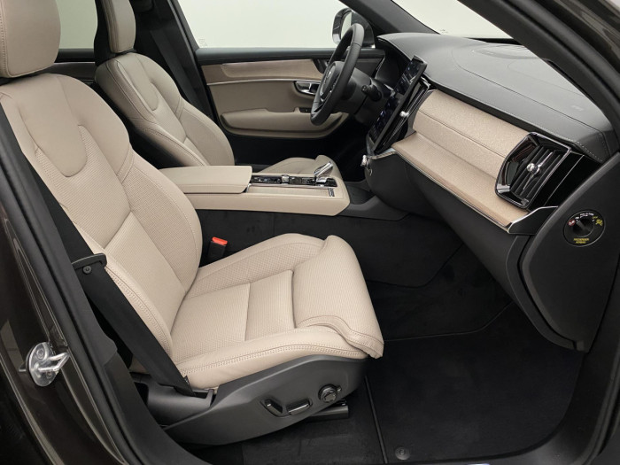 Volvo XC90 T8 AWD RECHARGE BRIGHT PLUS 7m na operativní leasing