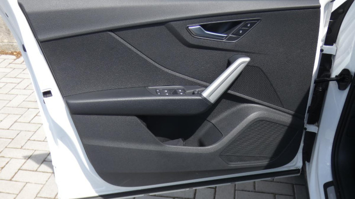 Audi Q2 1,5 TFSI S-line S-tronic na operativní leasing