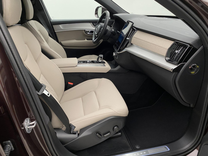 Volvo XC90 B5 AWD AUT CORE 7míst na operativní leasing