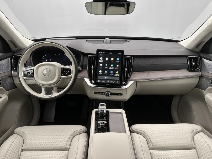 Volvo XC90 B5 AWD AUT DARK ULTRA 7 míst na operativní leasing