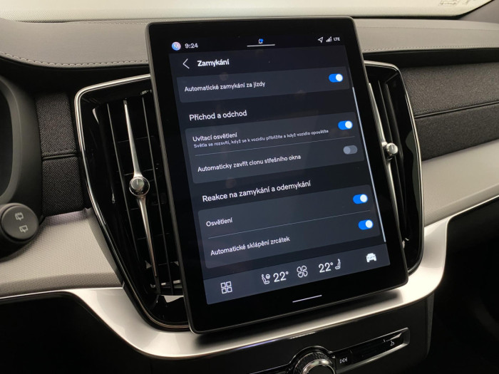 Volvo XC90 B5 AWD BLACK EDITION PLUS 7 na operativní leasing