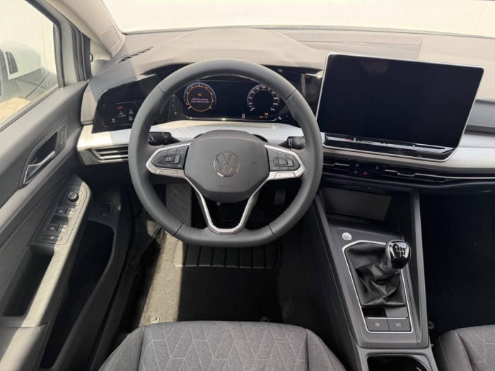 Volkswagen Golf Variant People 6G 1,5TSI / 110kW na operativní leasing