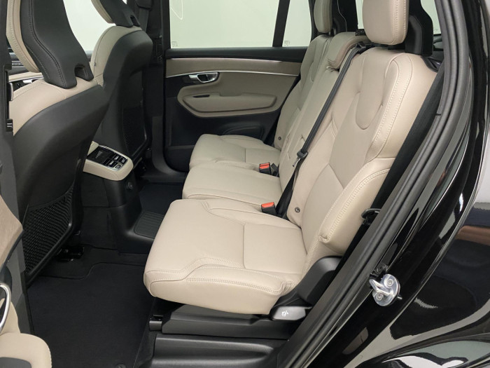 Volvo XC90 T8 AWD Plug-in BRIGHT PLUS 7m na operativní leasing