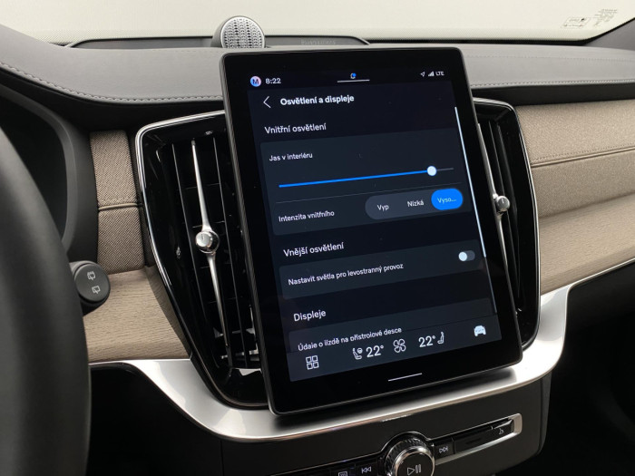 Volvo XC90 T8 AWD Plug-in BRIGHT PLUS 7m na operativní leasing