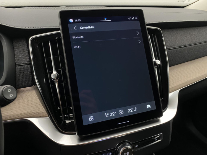 Volvo XC90 T8 AWD RECHARGE BRIGHT PLUS 7m na operativní leasing