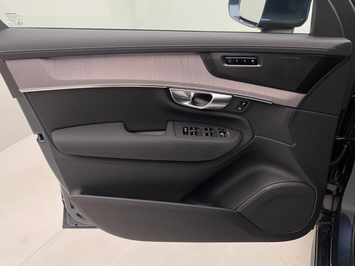Volvo XC90 B5 AWD AUT BRIGHT PLUS na operativní leasing
