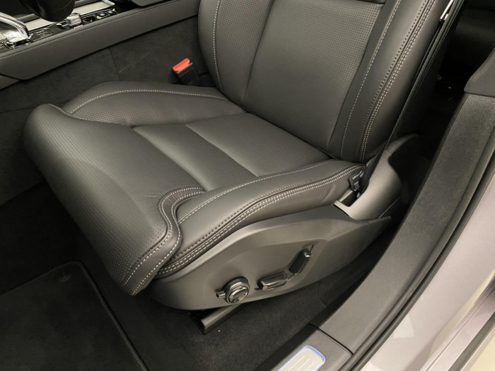 Volvo XC90 T8 AWD RECHARGE DARK PLUS 7m na operativní leasing