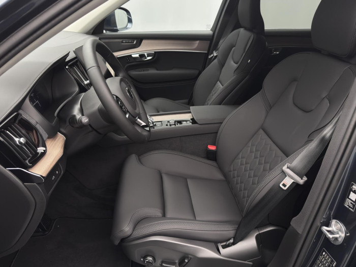 Volvo XC90 T8 AWD Plug-in BRIGHT PLUS 7m na operativní leasing